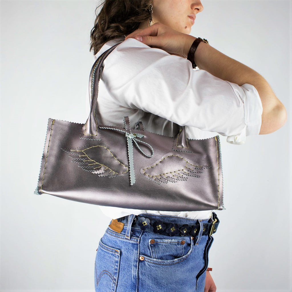Penn Shoulder Bag In Silver Metallic